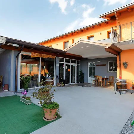 Bed & Breakfast Da Laura Povoletto